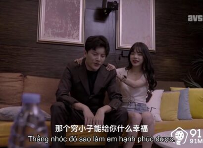 Cô nàng ca sĩ xinh đẹp sa đọa bán thân đổi ánh hào quang, phản bội chàng trai si tình